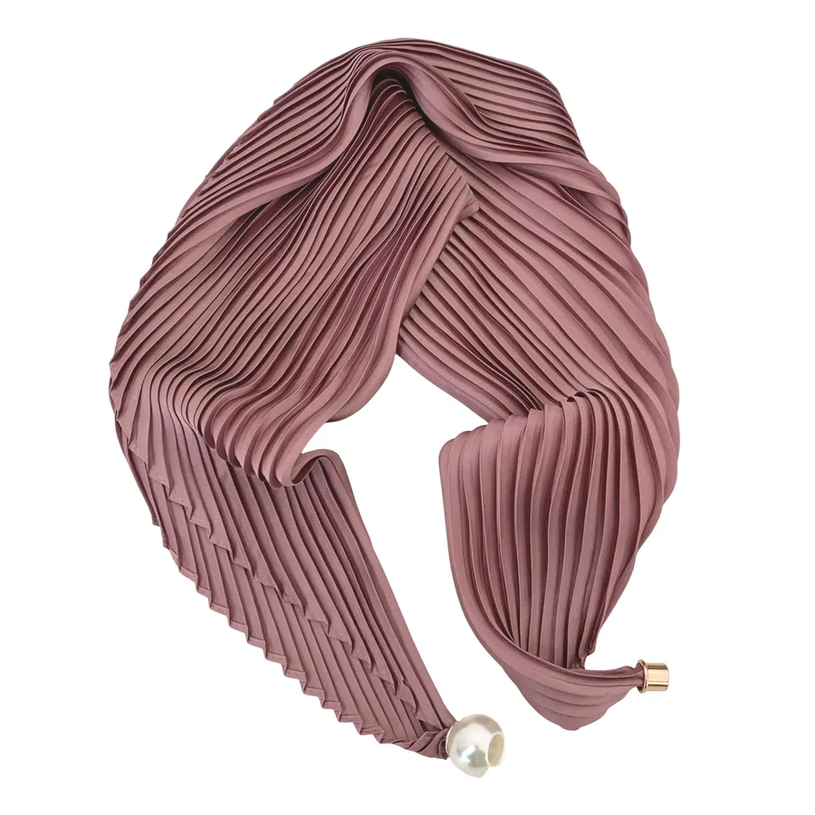 Foulard en soie à fermoir magnétique view 5