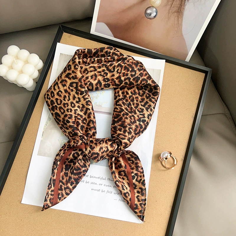 Polyester Leopard Print Head Wrap Scarf view 3