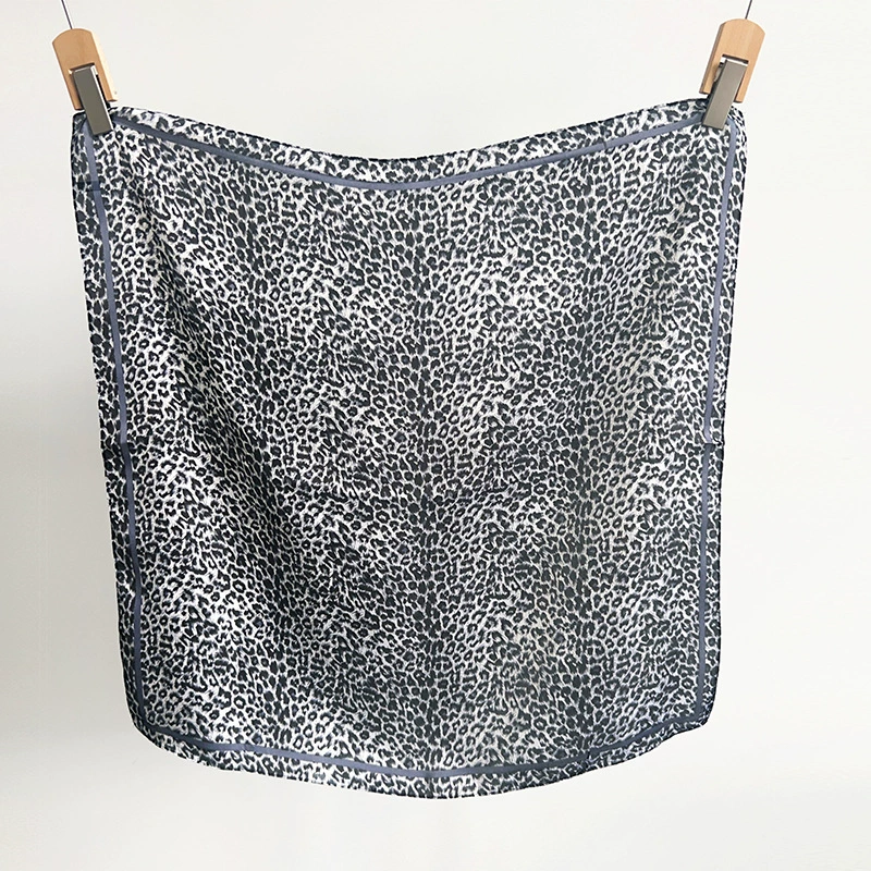 Polyester Leopard Print Head Wrap Scarf view 4