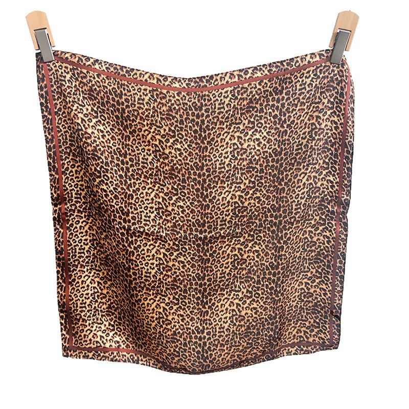 Polyester Leopard Print Head Wrap Scarf view 5