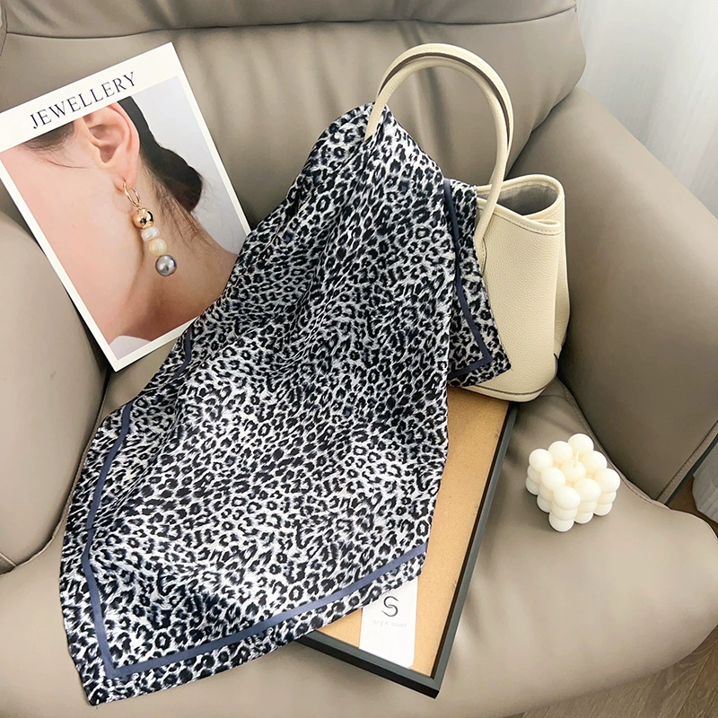 Polyester Leopard Print Head Wrap Scarf view 6