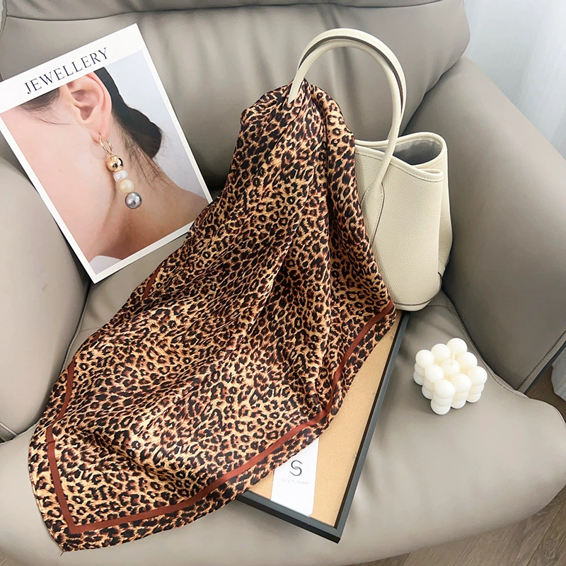 Polyester Leopard Print Head Wrap Scarf view 7