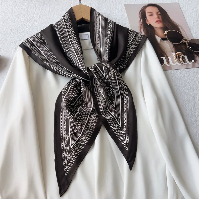 Retro Print Triangle Scarf
