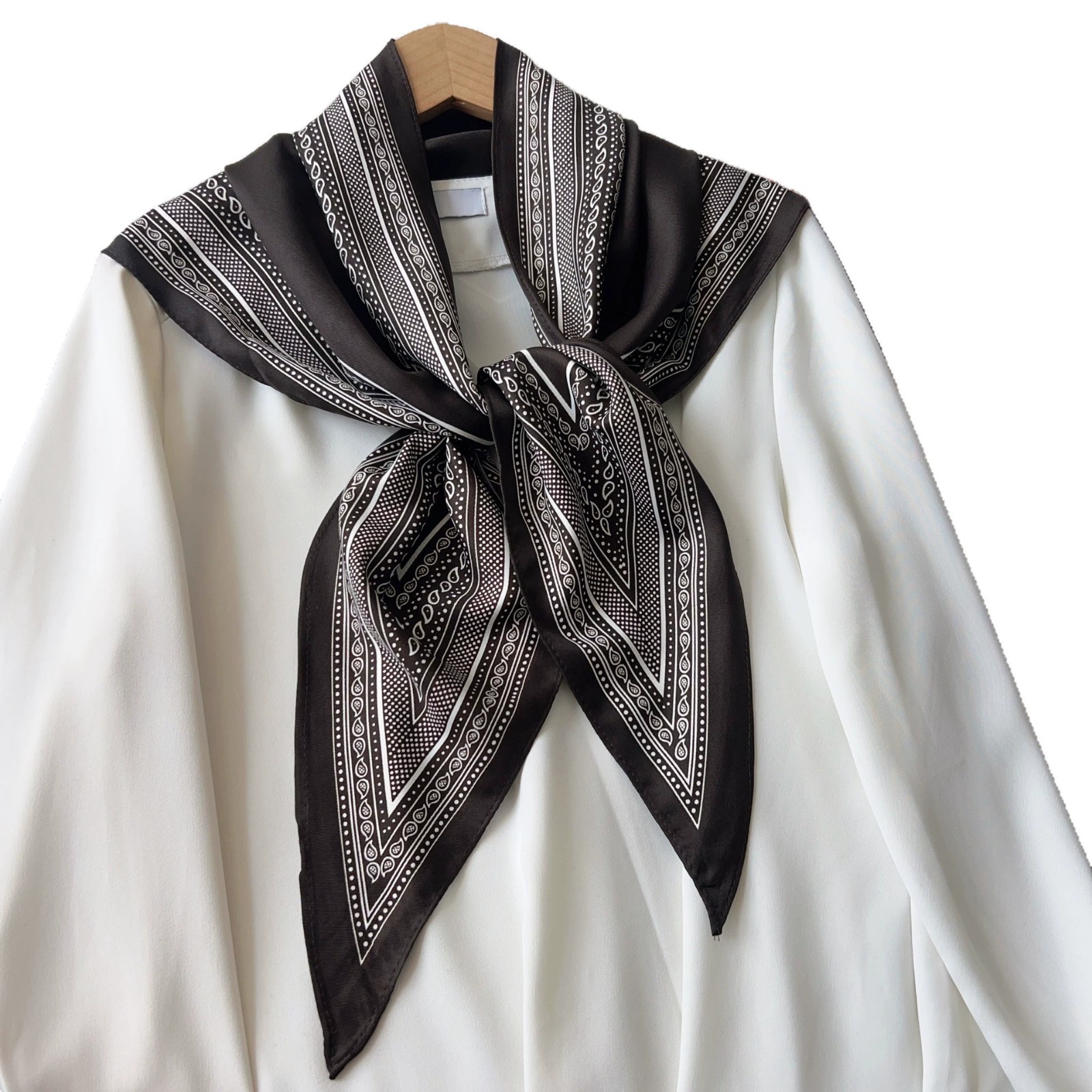 Retro Print Triangle Scarf view 5