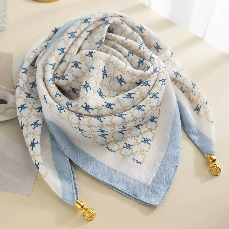 Magnetic Closure Scarf view 4