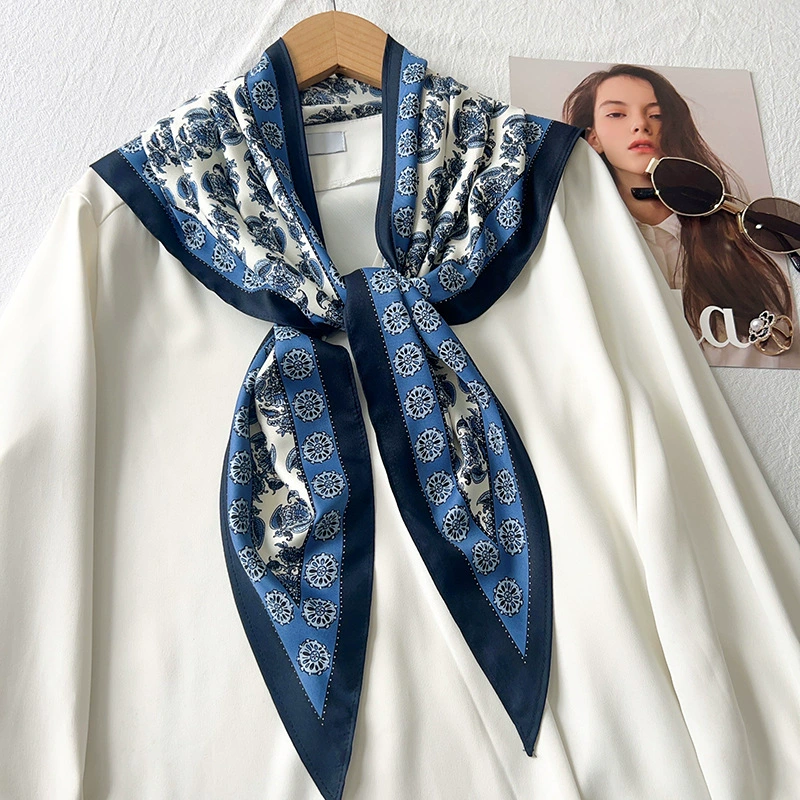 Retro Print Triangle Scarf
