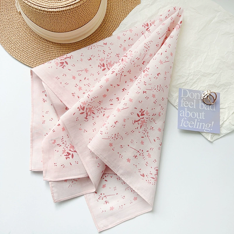Foulard carré en coton floral view 2