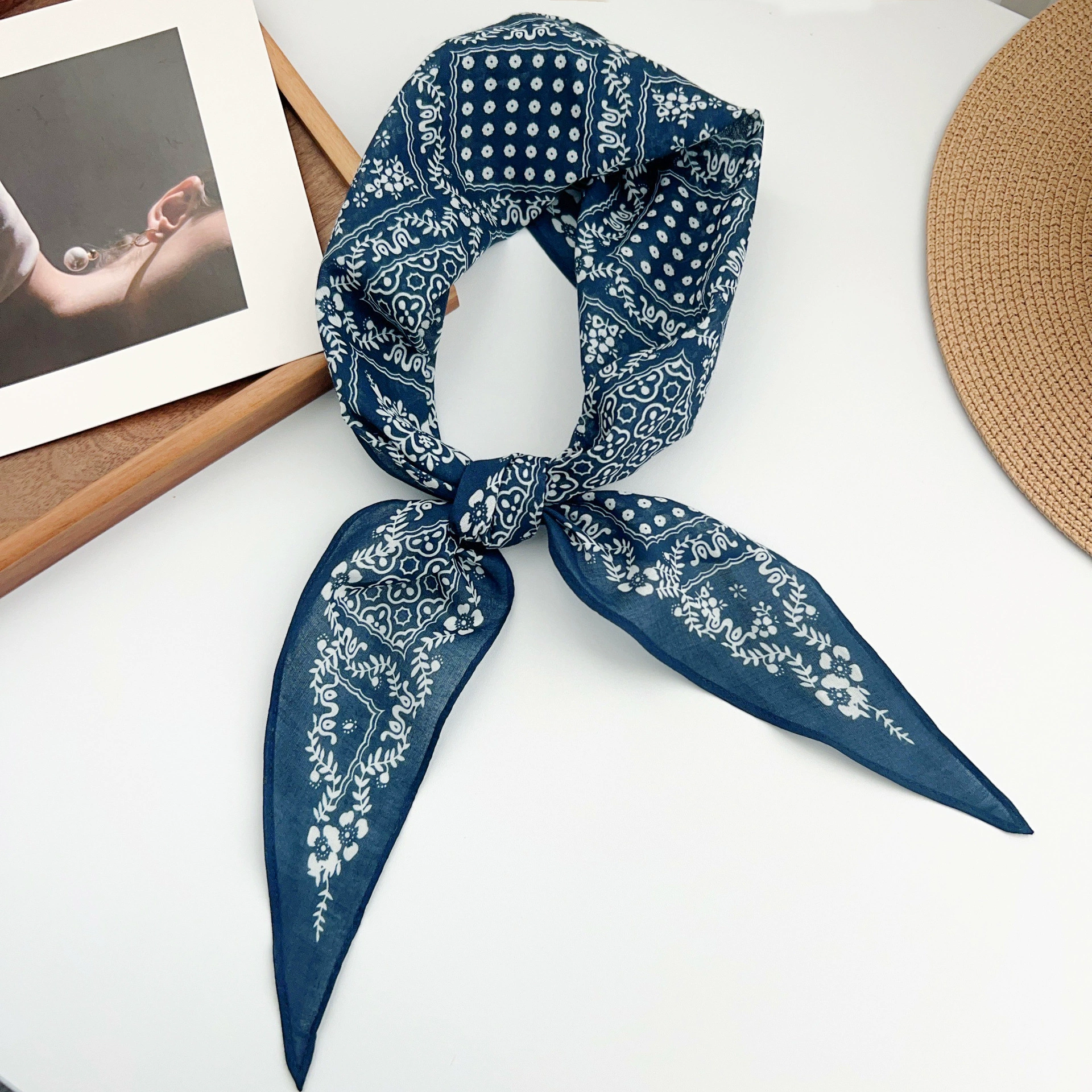 Foulard carré en coton cachemire view 6