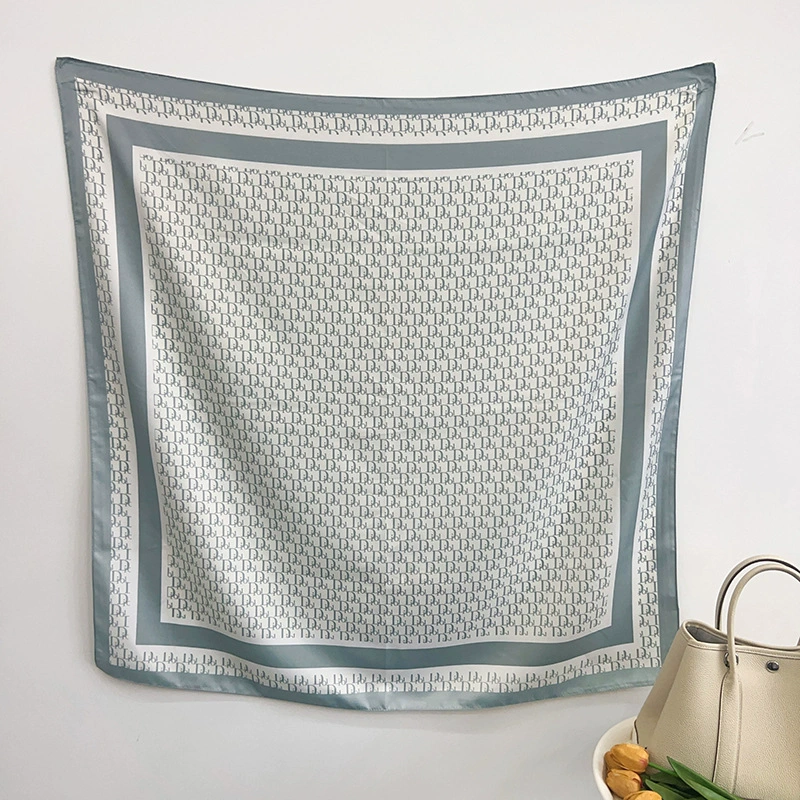Pañuelo cuadrado con estampado de letras view 8