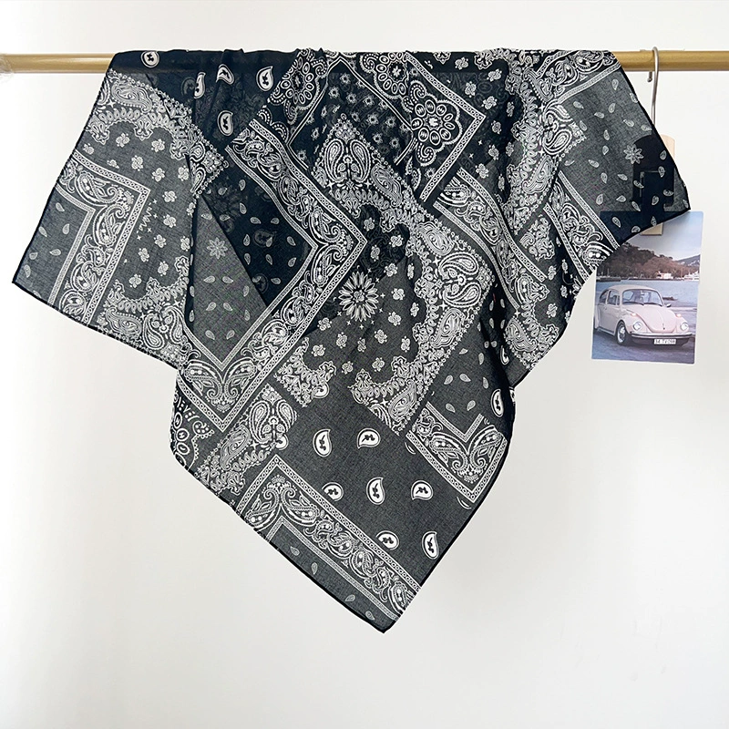 Foulard carré en coton à motif paisley view 4