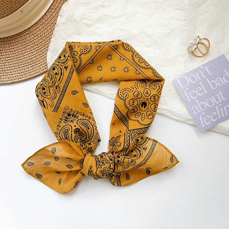 Foulard carré en coton à motif paisley view 8