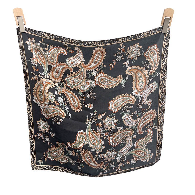 Foulard carré en polyester à motif paisley view 5
