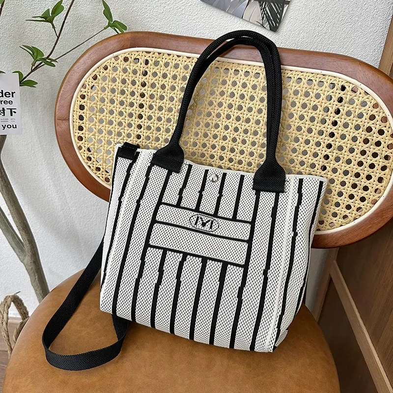Handbag with Diamond Pattern view 7