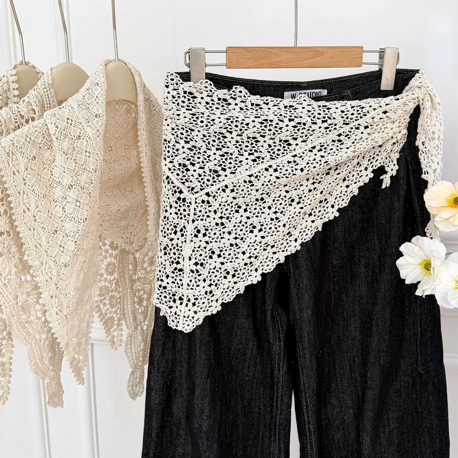 Lace Triangle Scarf with Hollow Out