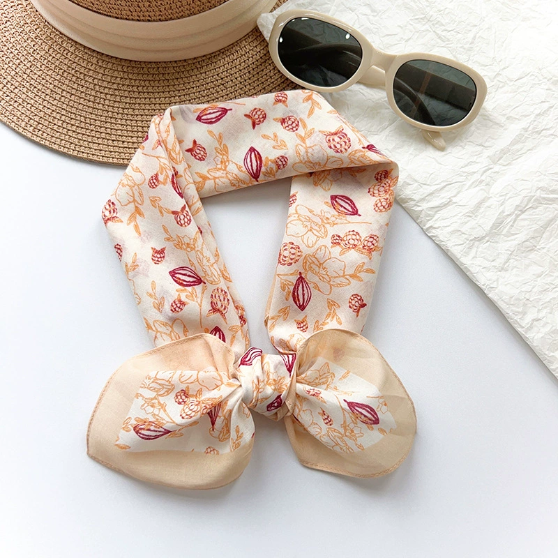Foulard carré en coton à motif floral view 3