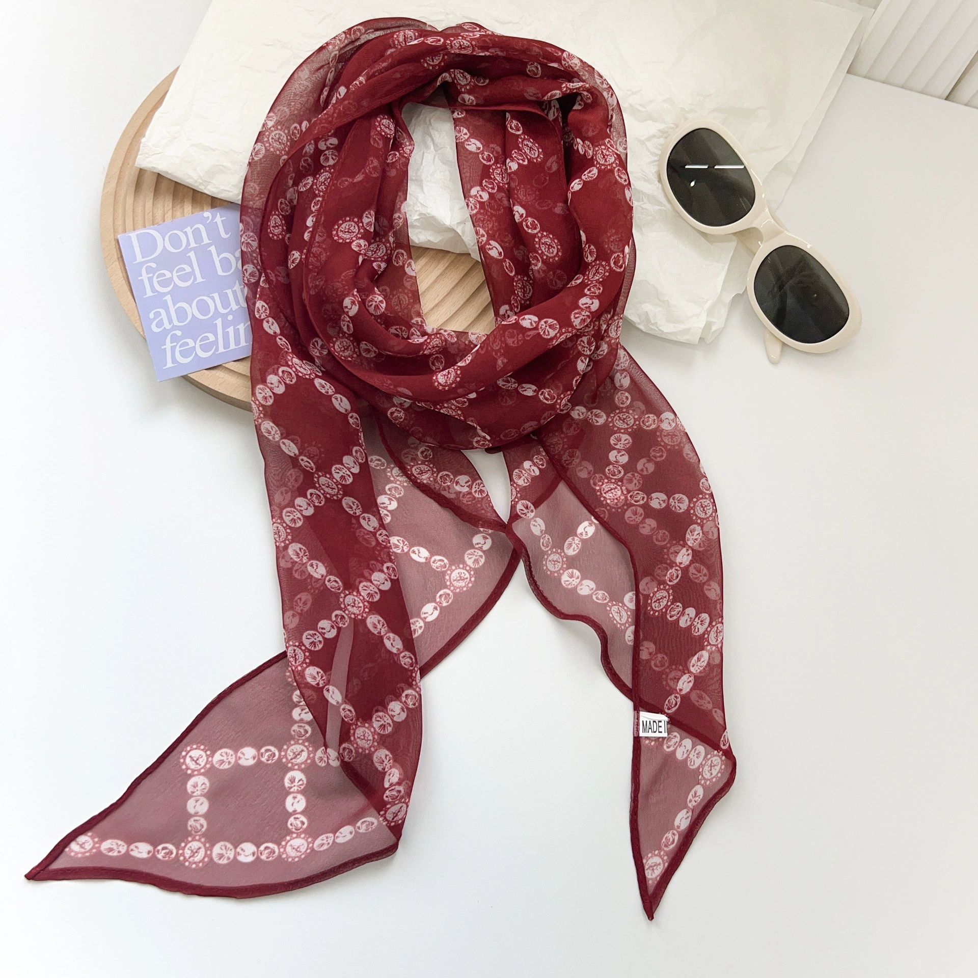 Foulard long en mousseline view 3