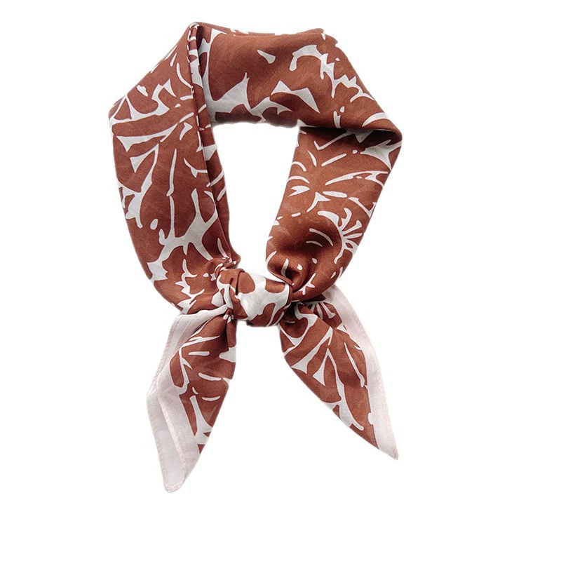 Foulard carré en coton à impression rétro view 5