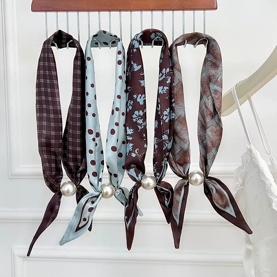 Magnetic Closure Scarf with Bow view 3