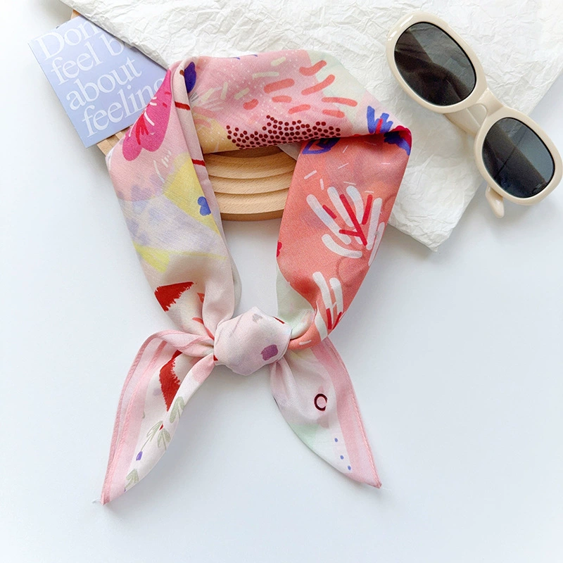 Petit foulard carré en soie et coton view 4