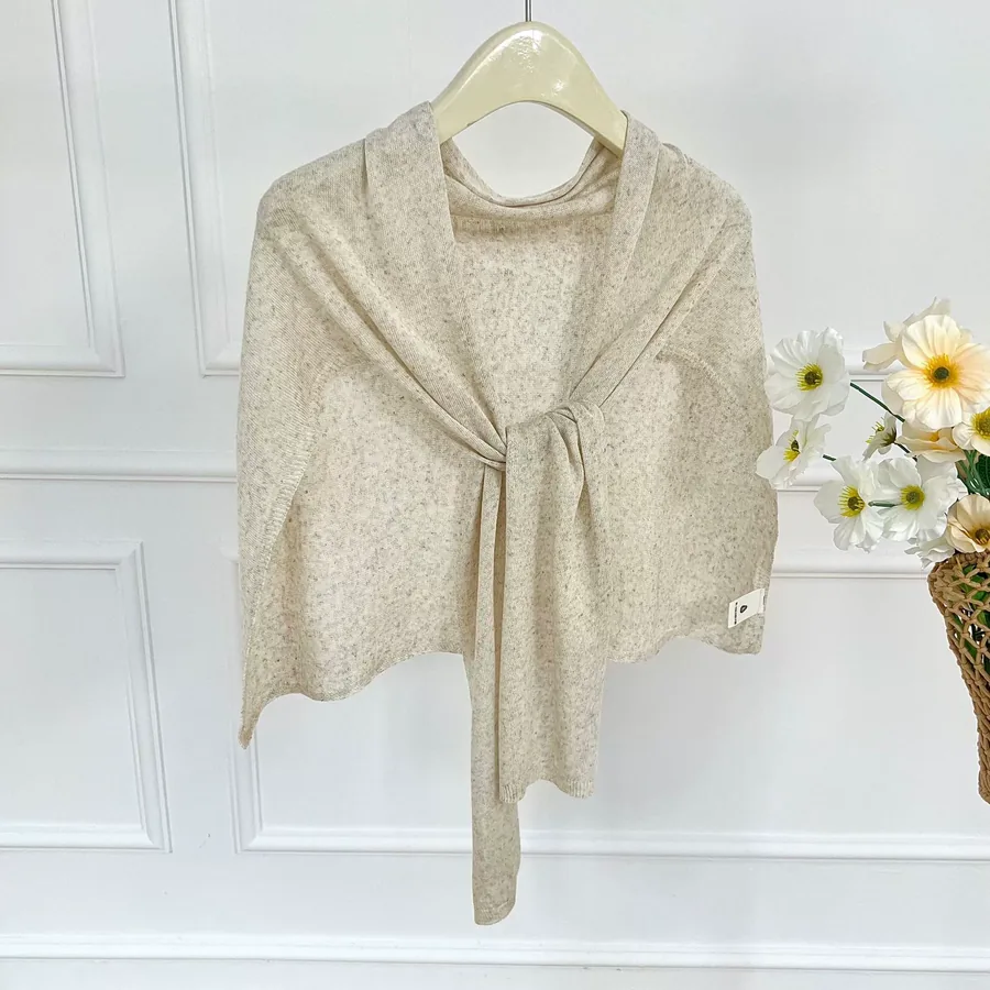 Knitted Shawl with Triangle Shape view 6