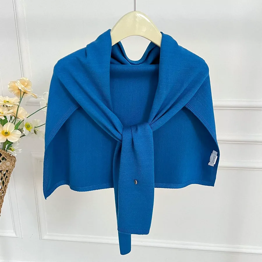 Knitted Shawl with Solid Color view 6