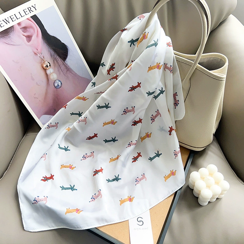 Pañuelo cuadrado pequeño con estampado de perro