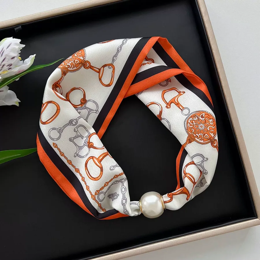 Magnetic Closure Scarf with Pearl Necklace view 9