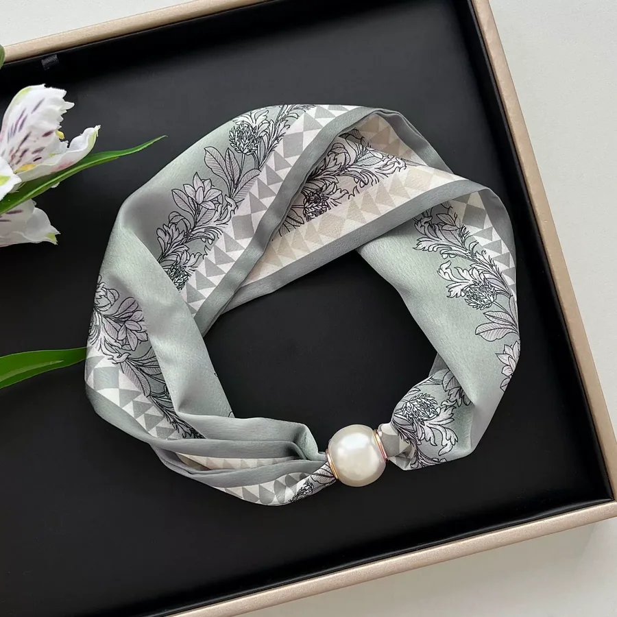 Magnetic Closure Scarf with Pearl Necklace view 10