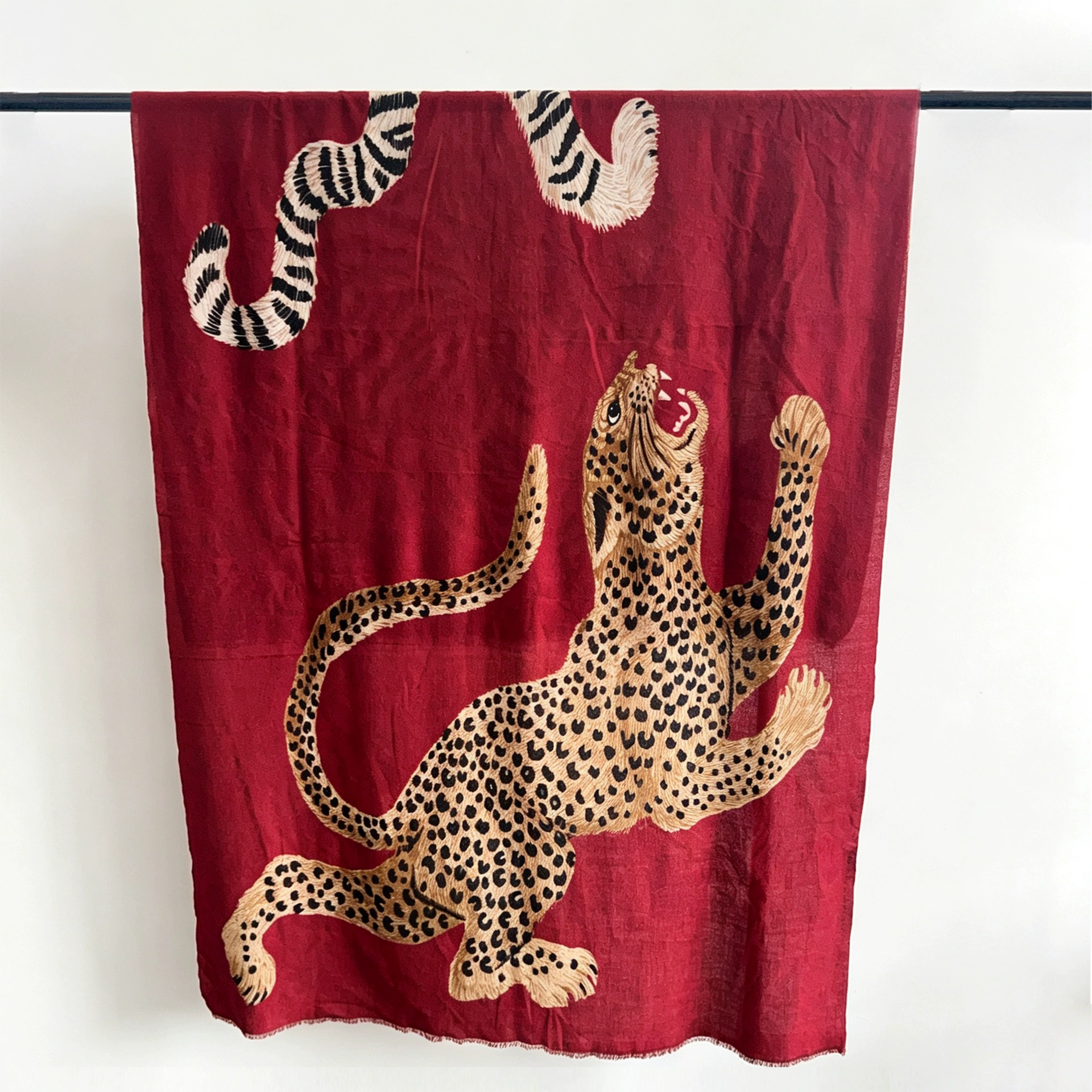 Chal envolvente estampado de leopardo view 12