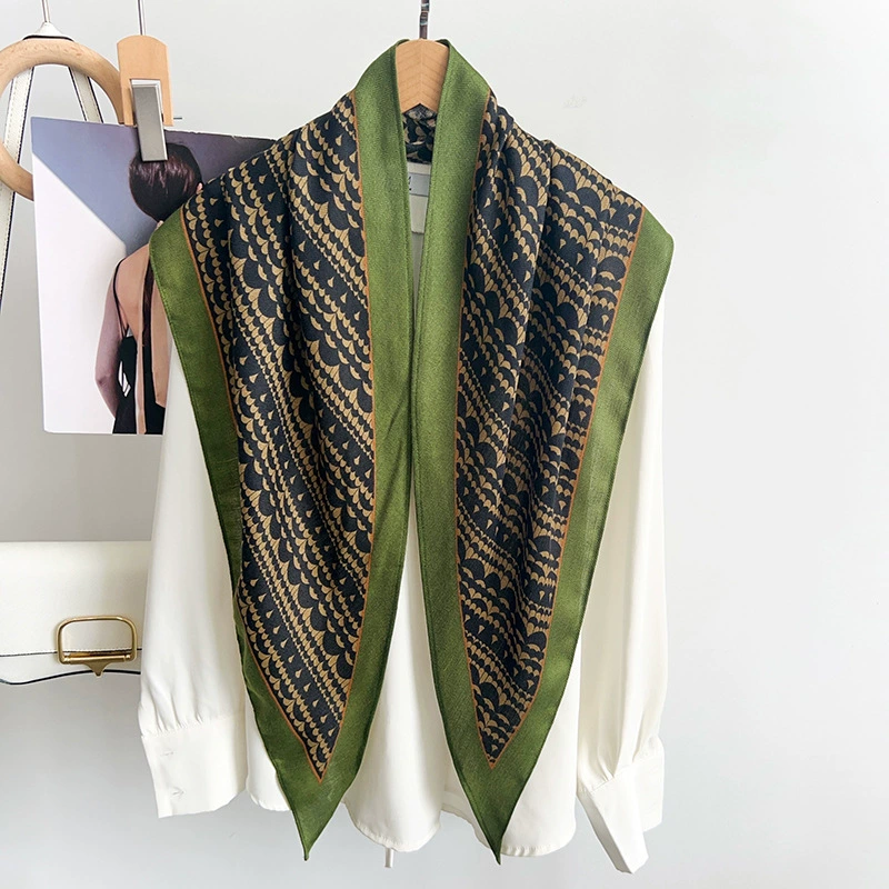 Lenço triangular Paisley view 3