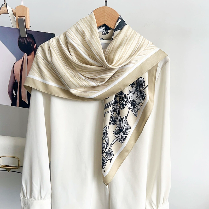 Foulard carré floral