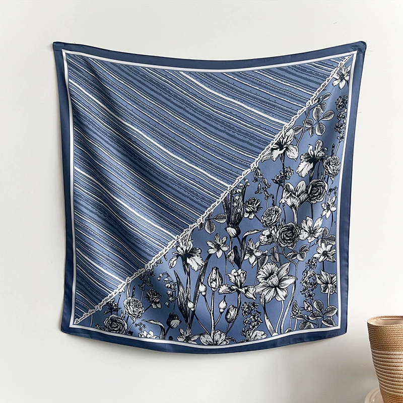 Foulard carré floral view 9