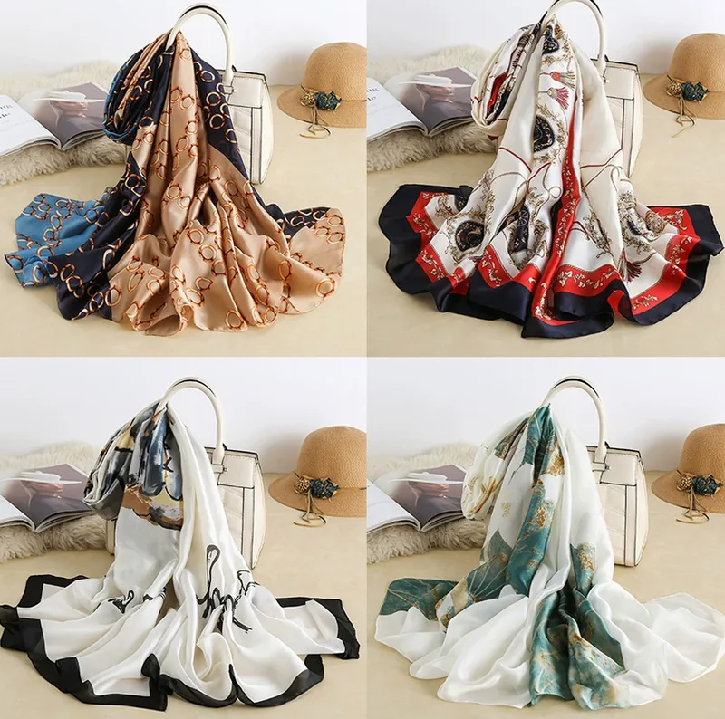 وشاح مربع مطبوع