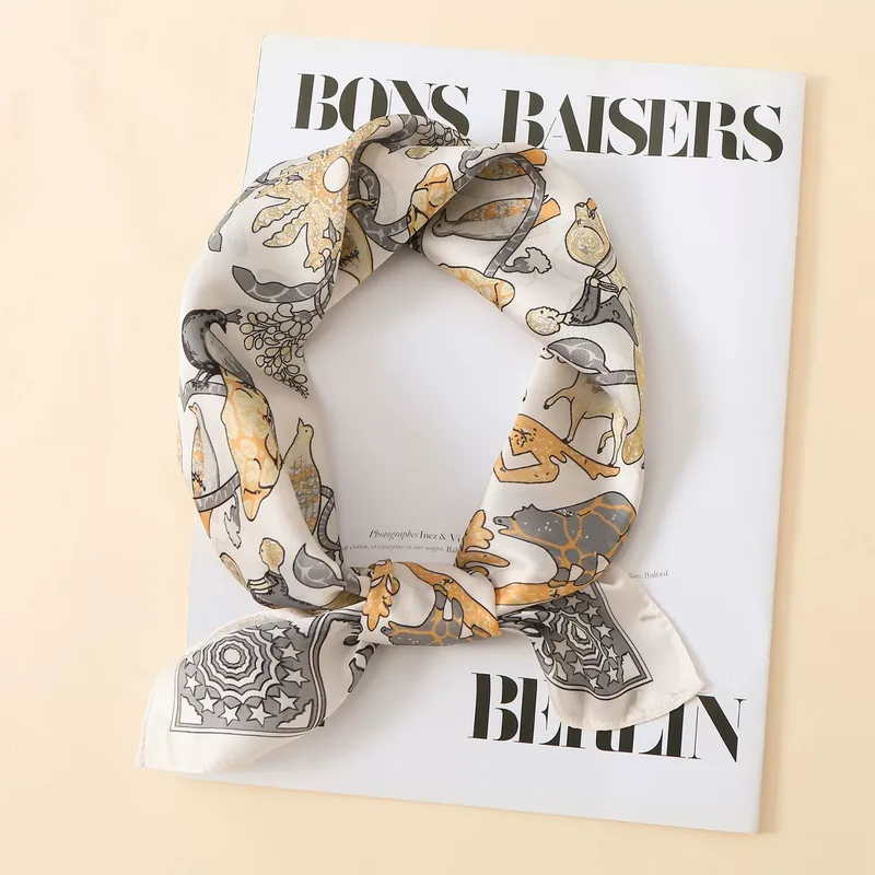 Foulard carré imprimé animalier