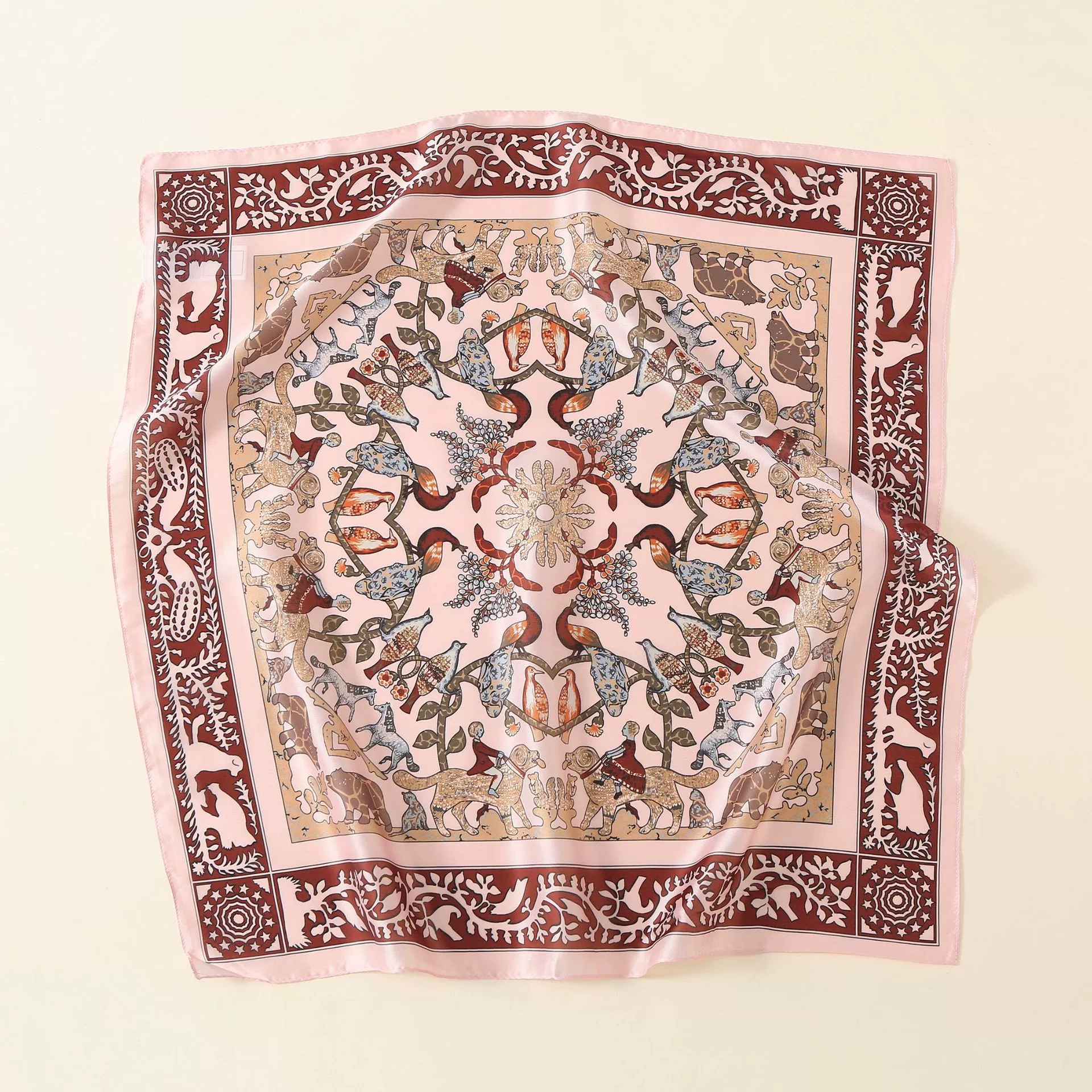 Foulard carré imprimé animalier view 4