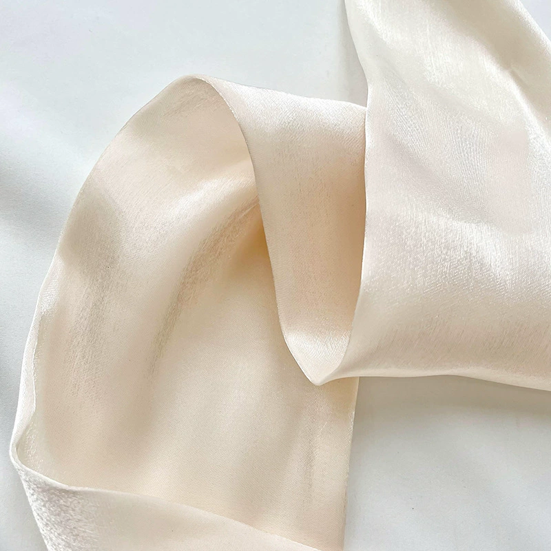 Foulard long en cristal view 3