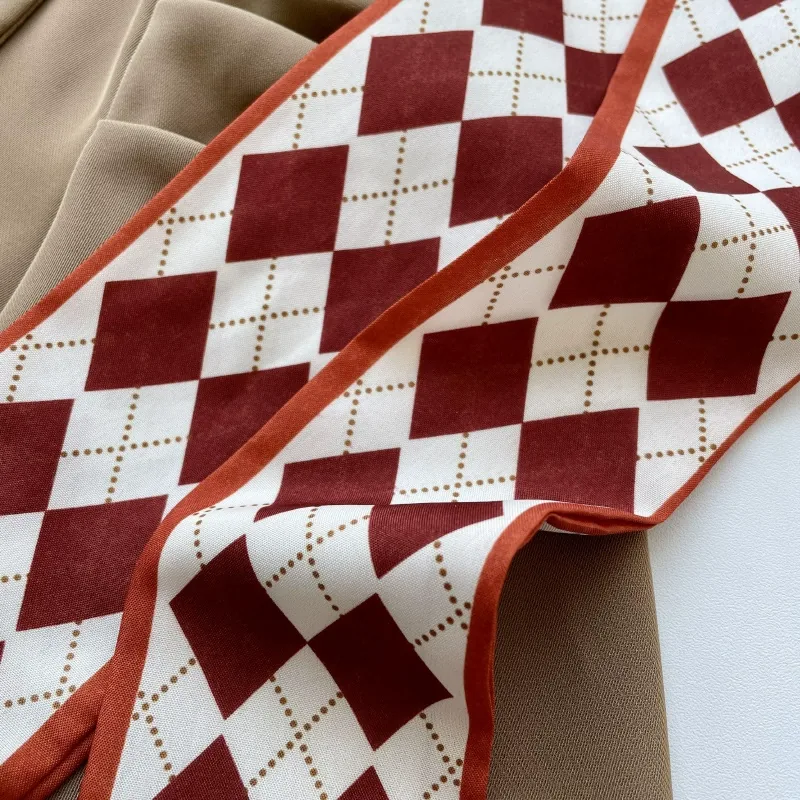 Foulard twilly géométrique view 3