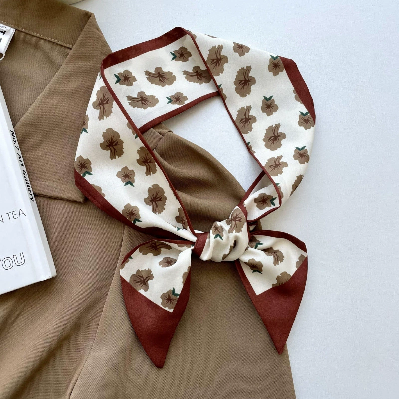 Foulard twilly géométrique view 8
