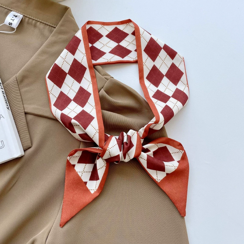 Foulard twilly géométrique view 9