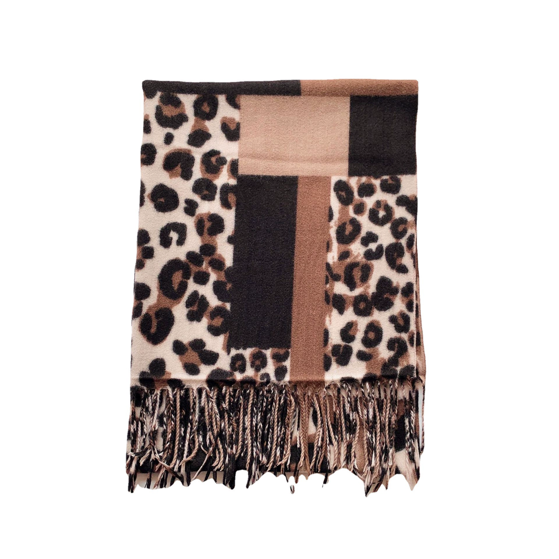 Chal con flecos y estampado de leopardo view 5