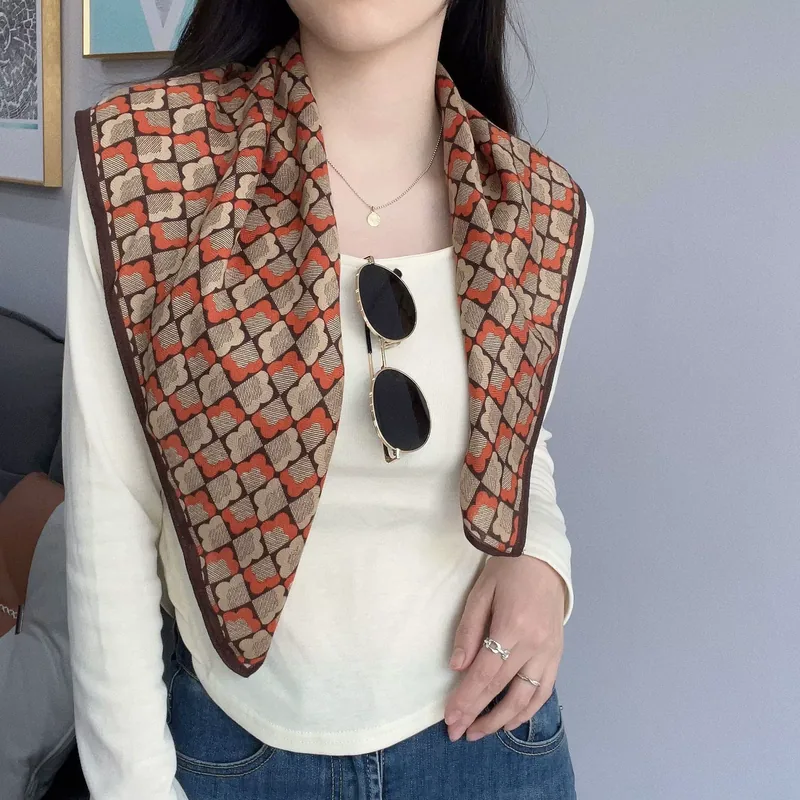 68cm Floral Print Cotton-Linen Square Scarf