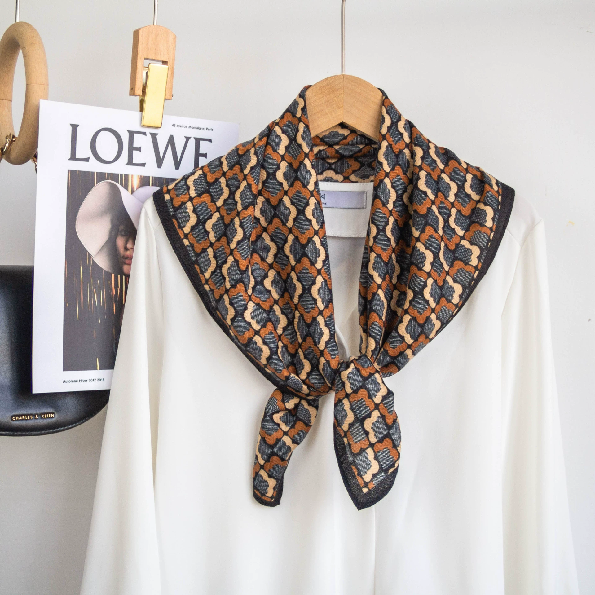 68cm Floral Print Cotton-Linen Square Scarf view 3