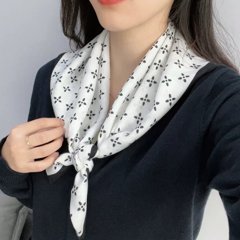 65cm Cotton-Linen Square Scarf