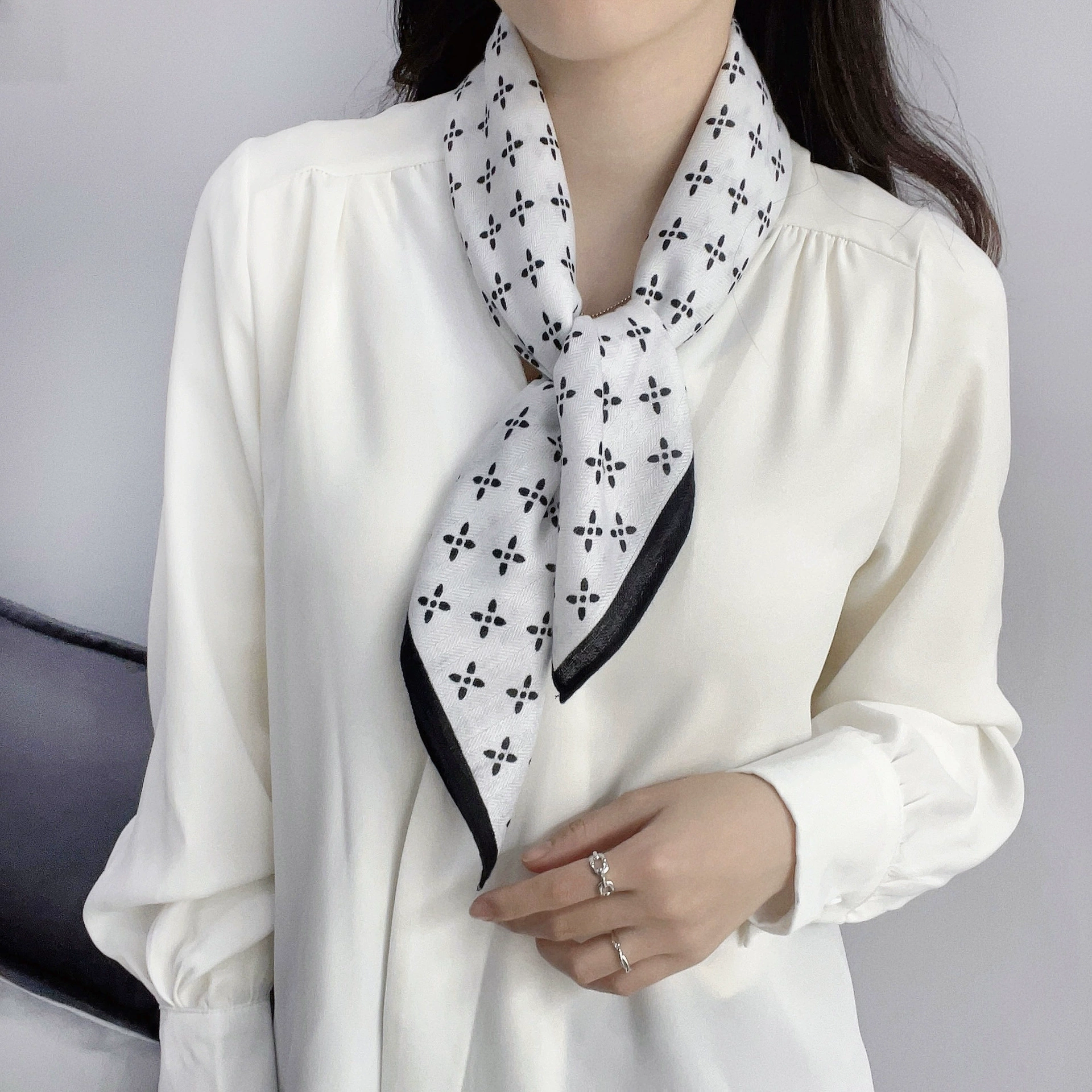 65cm Cotton-Linen Square Scarf view 3
