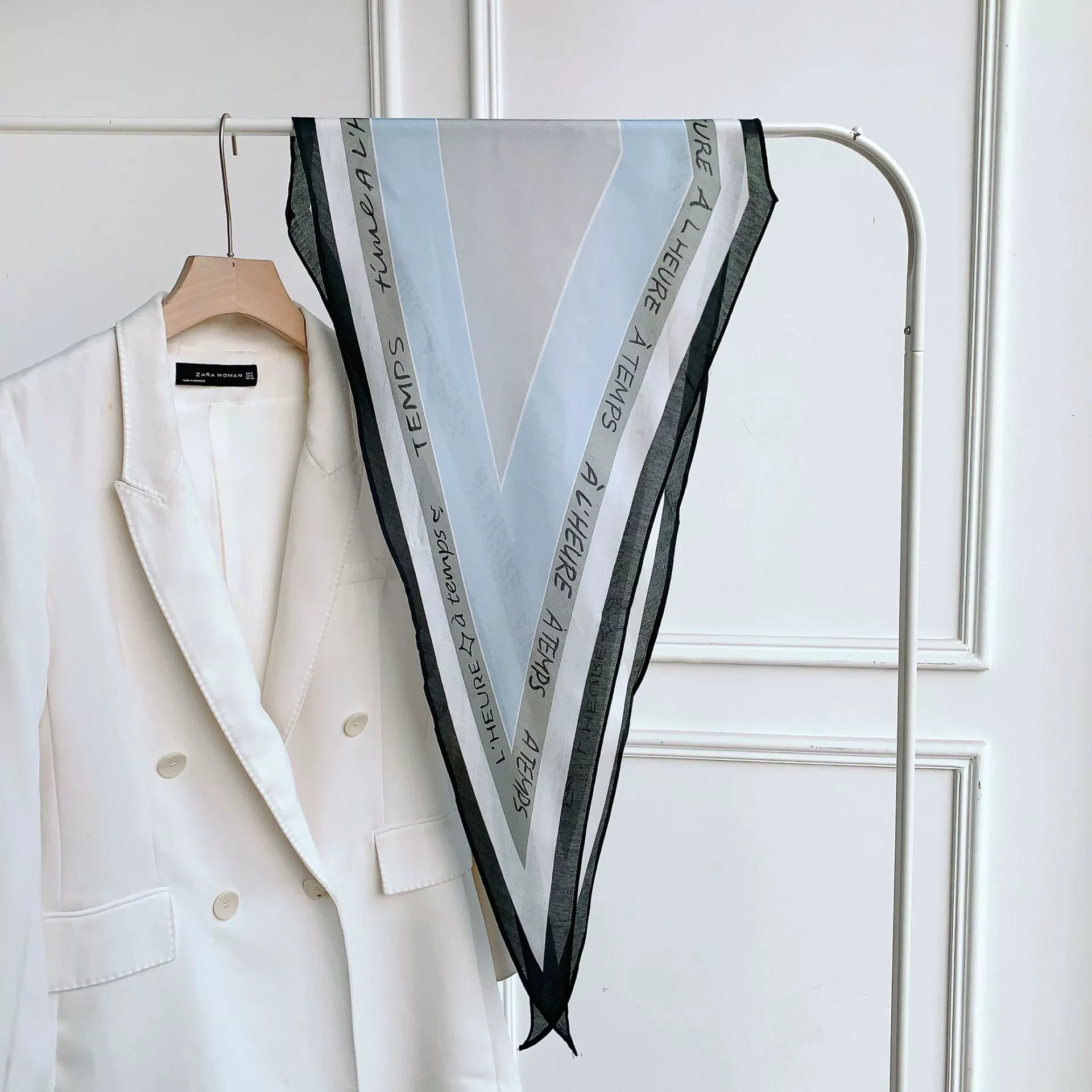 Geometric Triangle Neck Scarf view 2