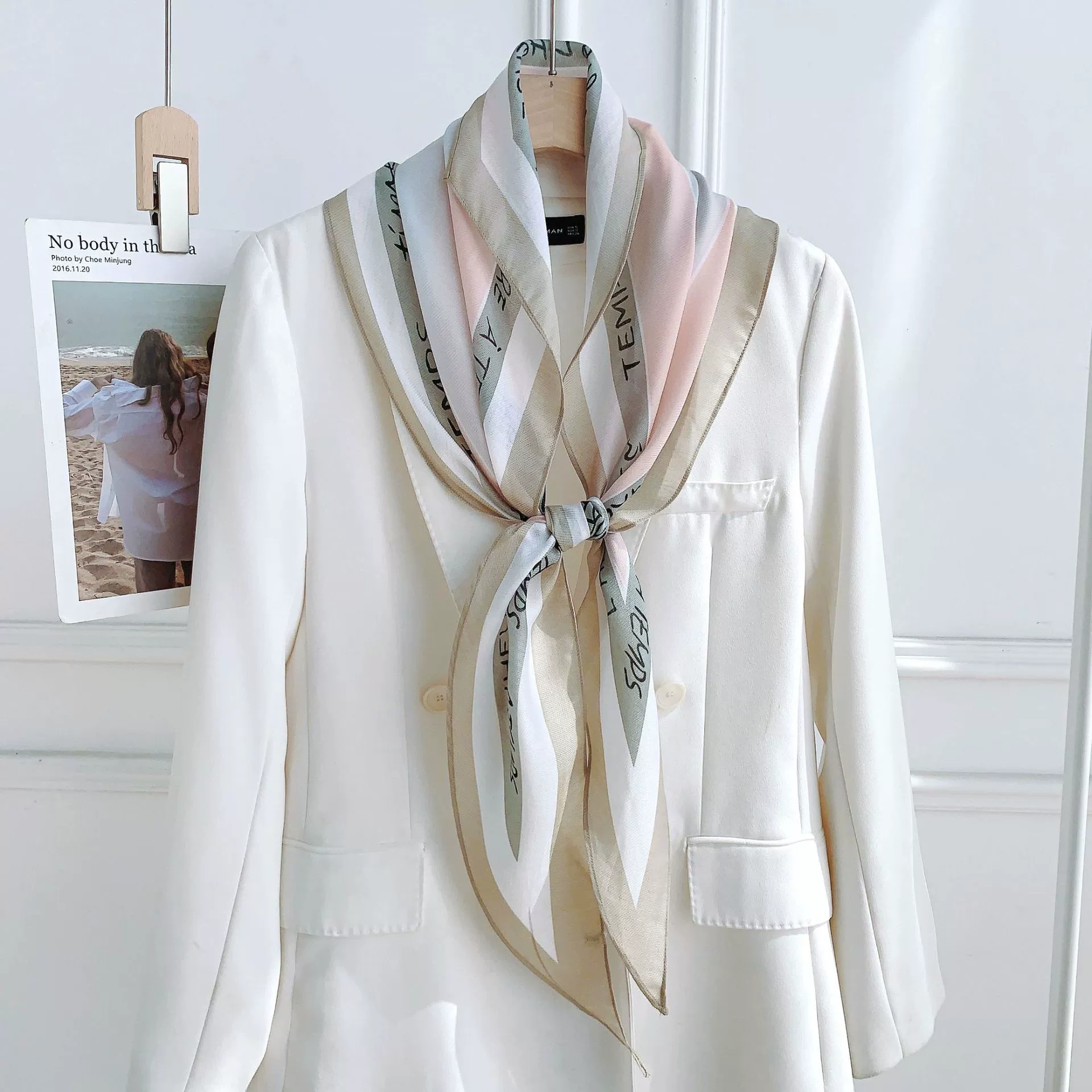 Geometric Triangle Neck Scarf view 3