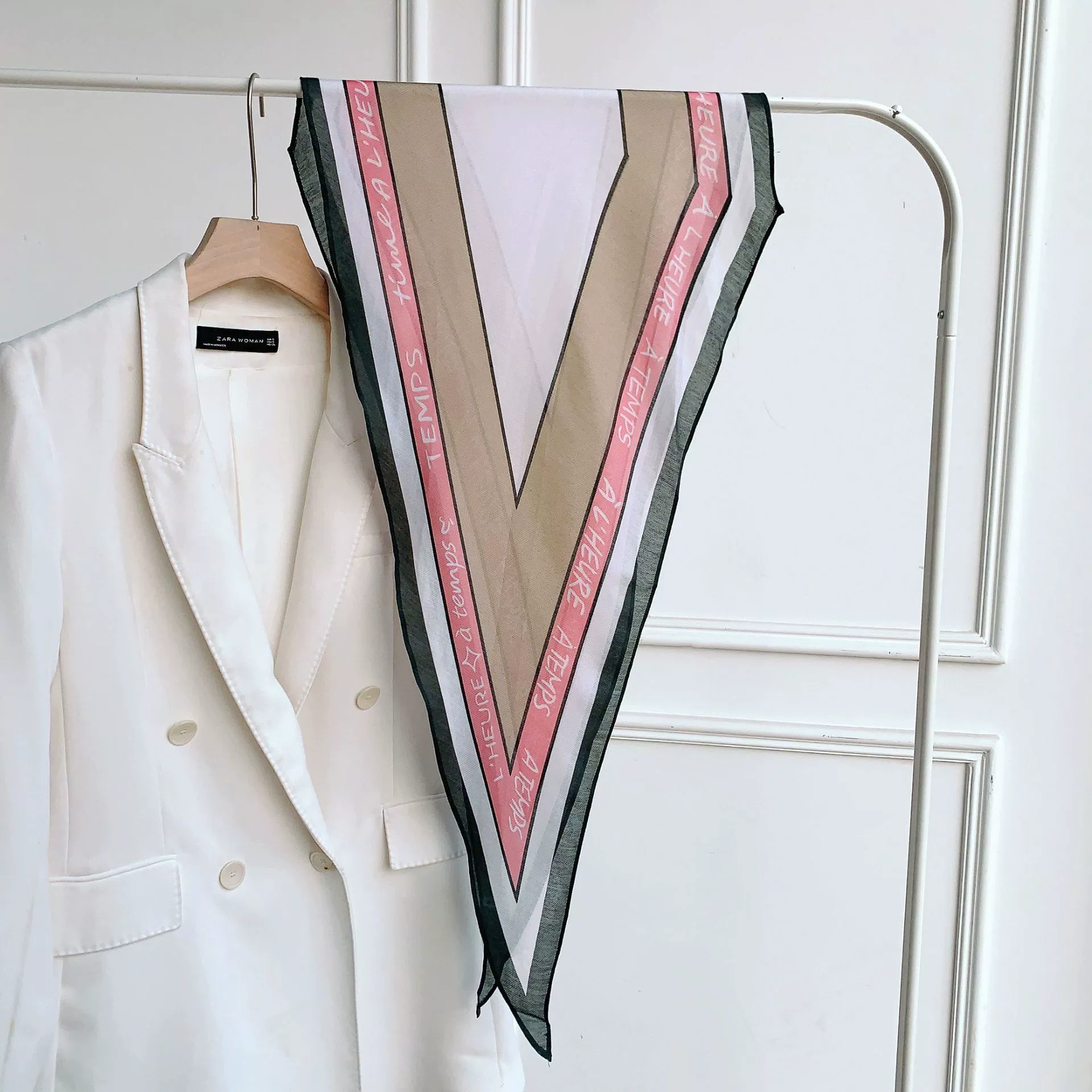 Geometric Triangle Neck Scarf view 6