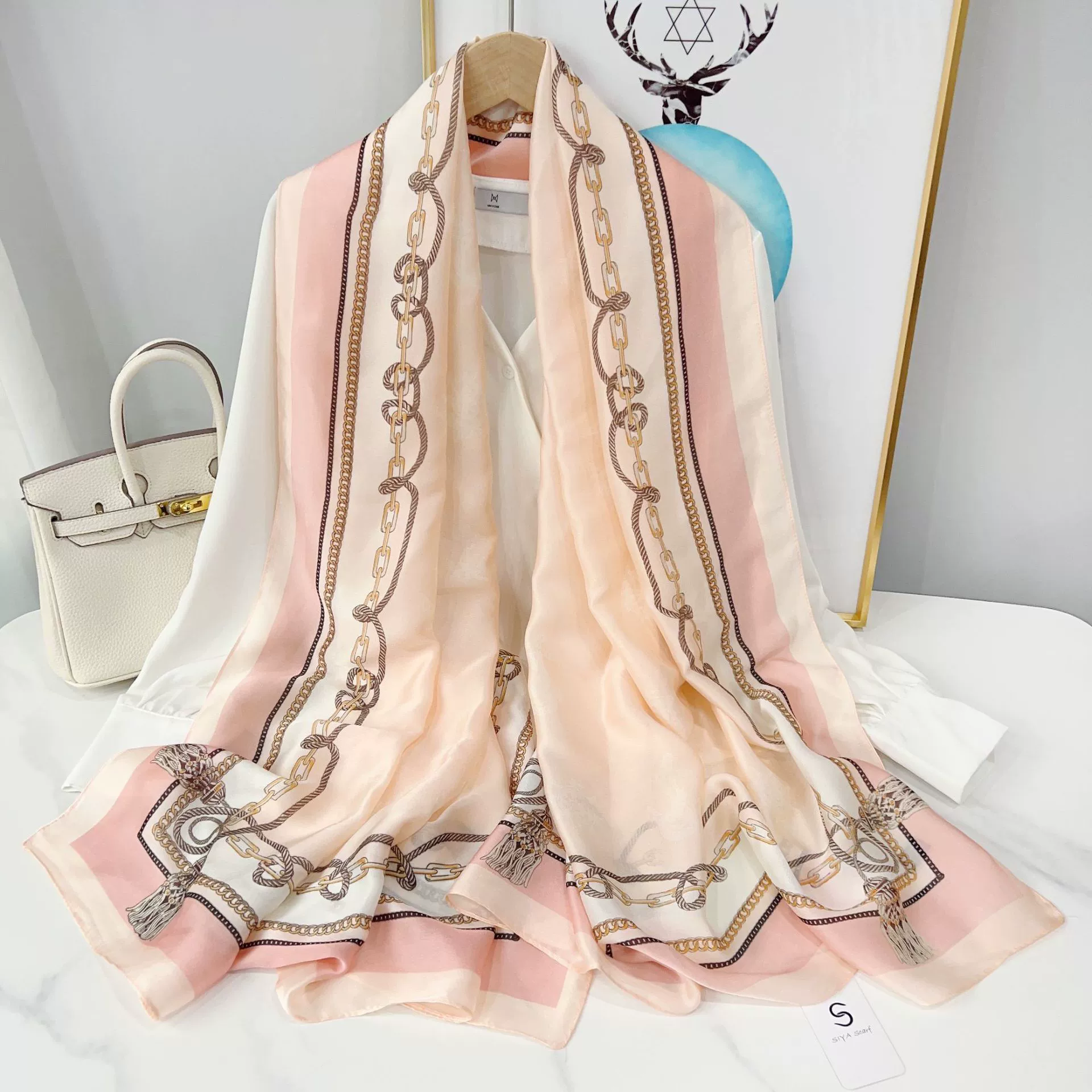 Foulard de plage en mousseline imprimé view 4