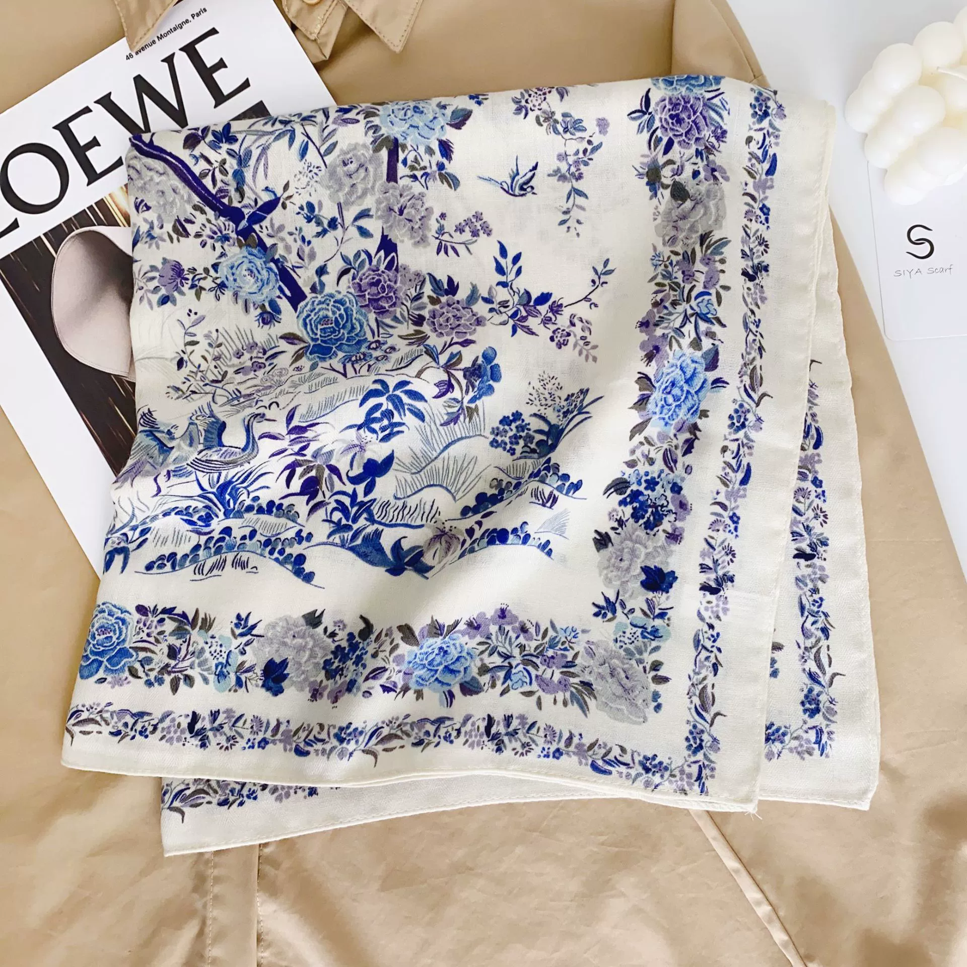 Foulard carré en coton imprimé papillon view 6