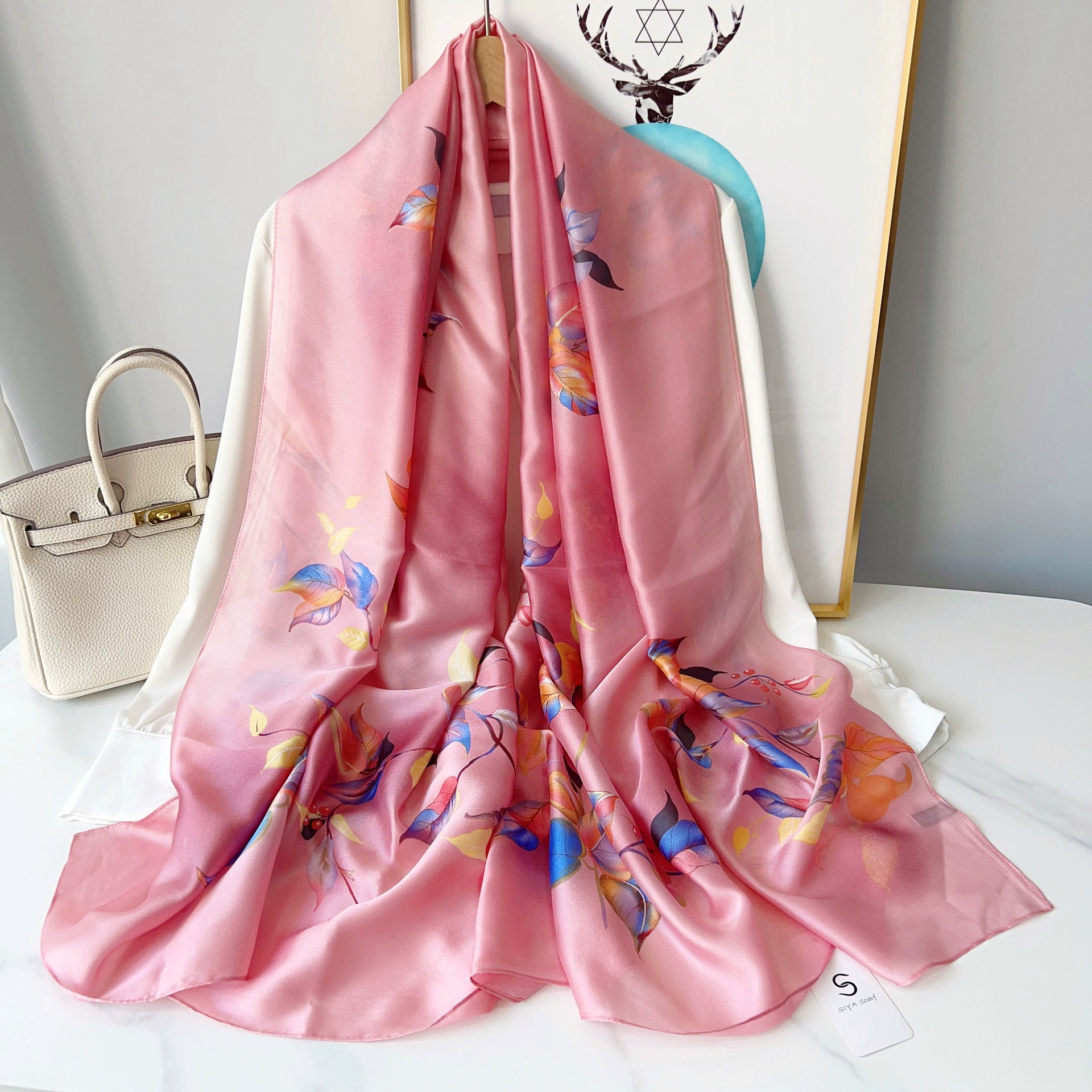 Foulard de plage en mousseline à fleurs view 6